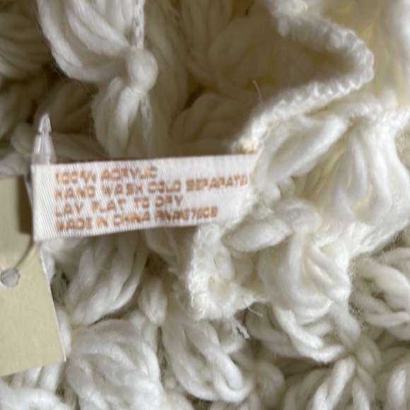 Collection18 Infinity Scarf - Picture 5 of 7